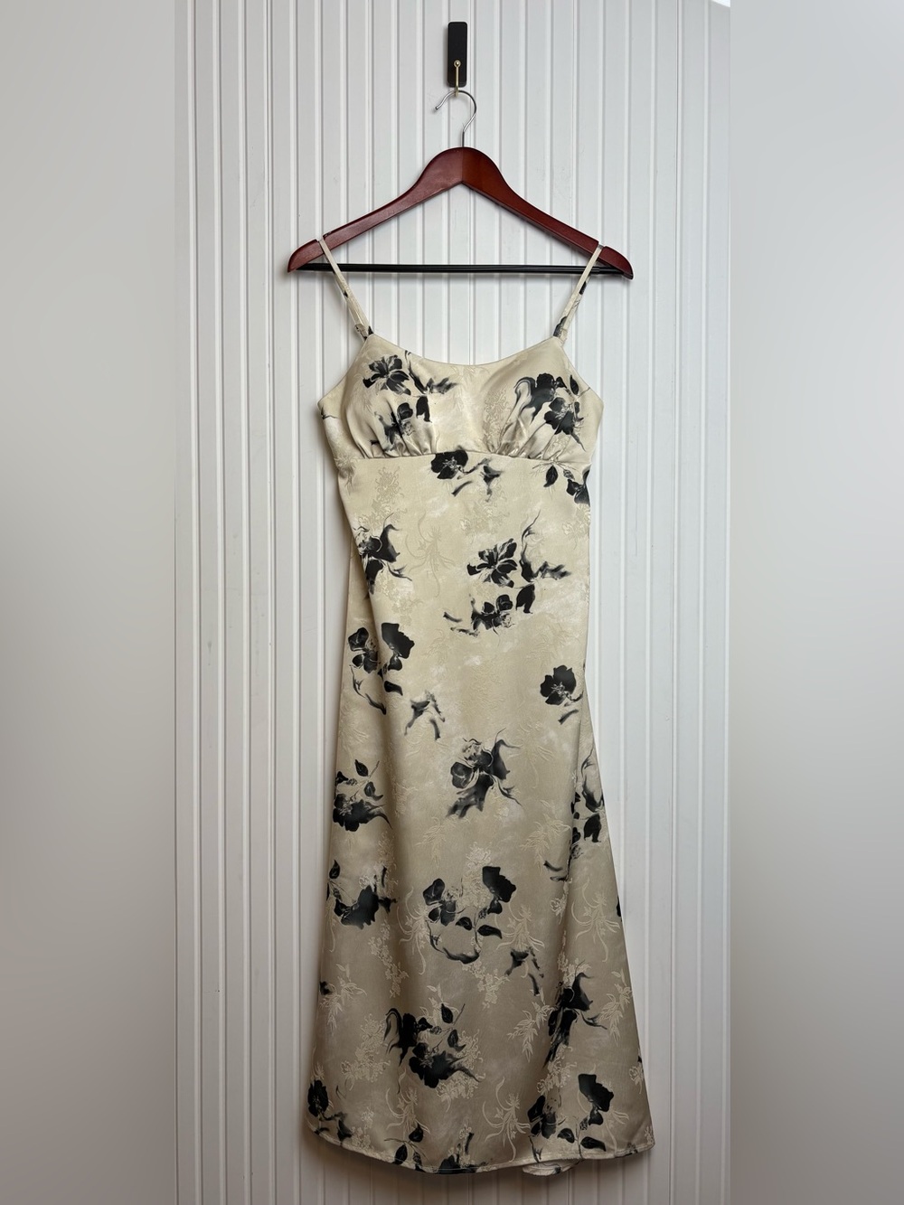 Slip Dress M Milkmaid Embroidered Floral Fall Wedding Guest Cream Dainty Smocked